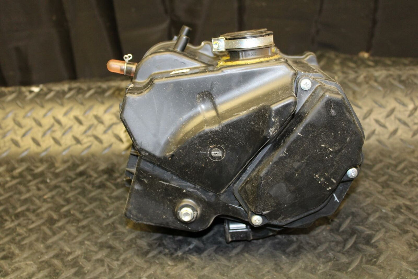 19 YAMAHA YZF R3 AIRBOX AIR INTAKE FILTER BOX BB177