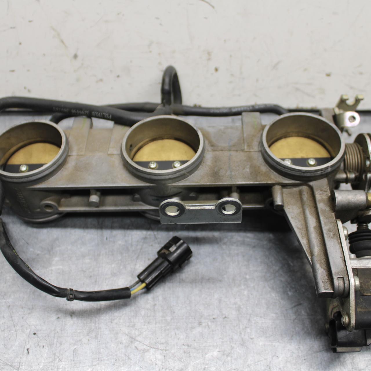 08-11 TRIUMPH SPEED TRIPLE MAIN FUEL INJECTORS / THROTTLE BODIES BB102