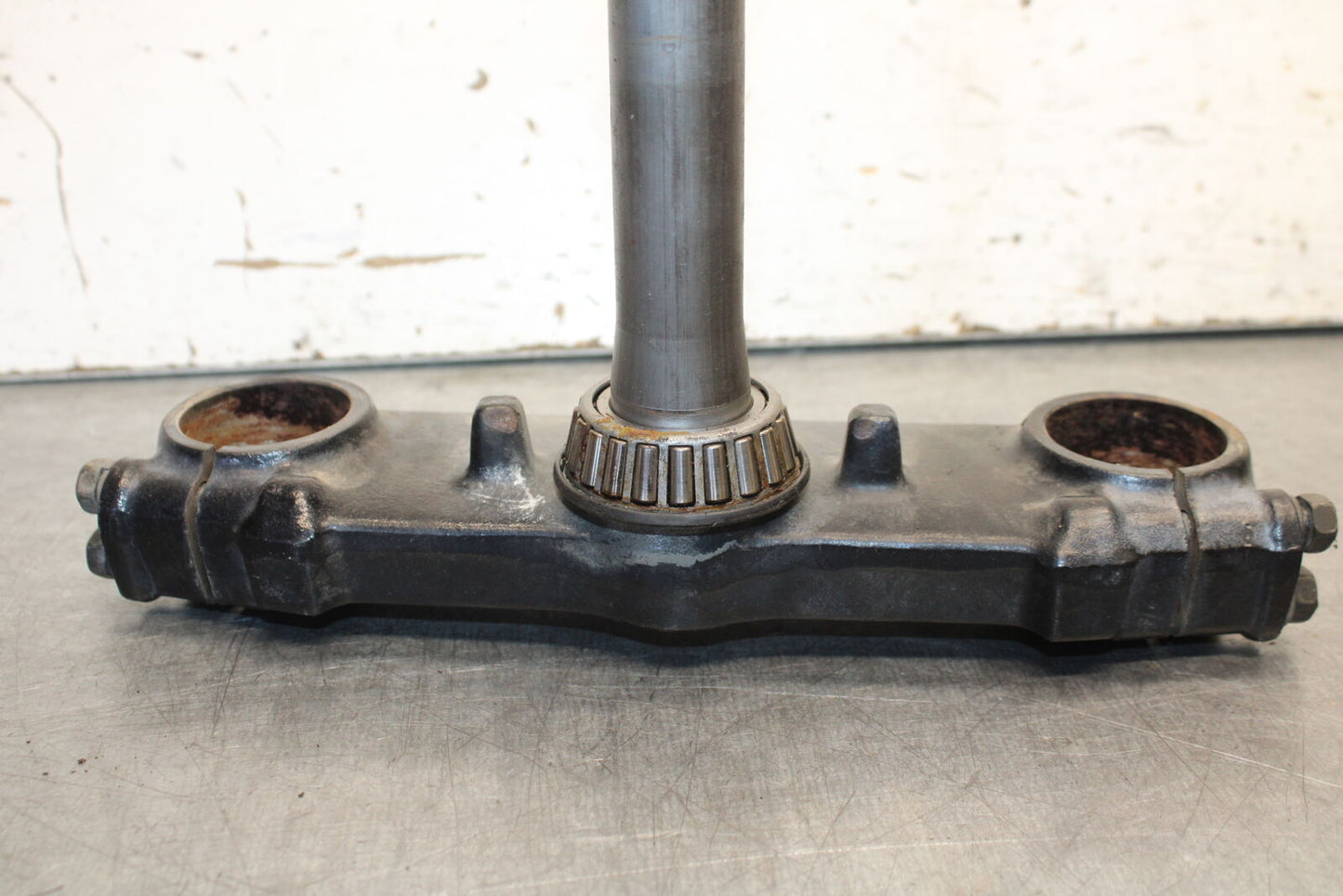 85-86 SUZUKI MADURA 1200 FRONT FORKS CLAMP LOWER TRIPLE TREE STEM BB691