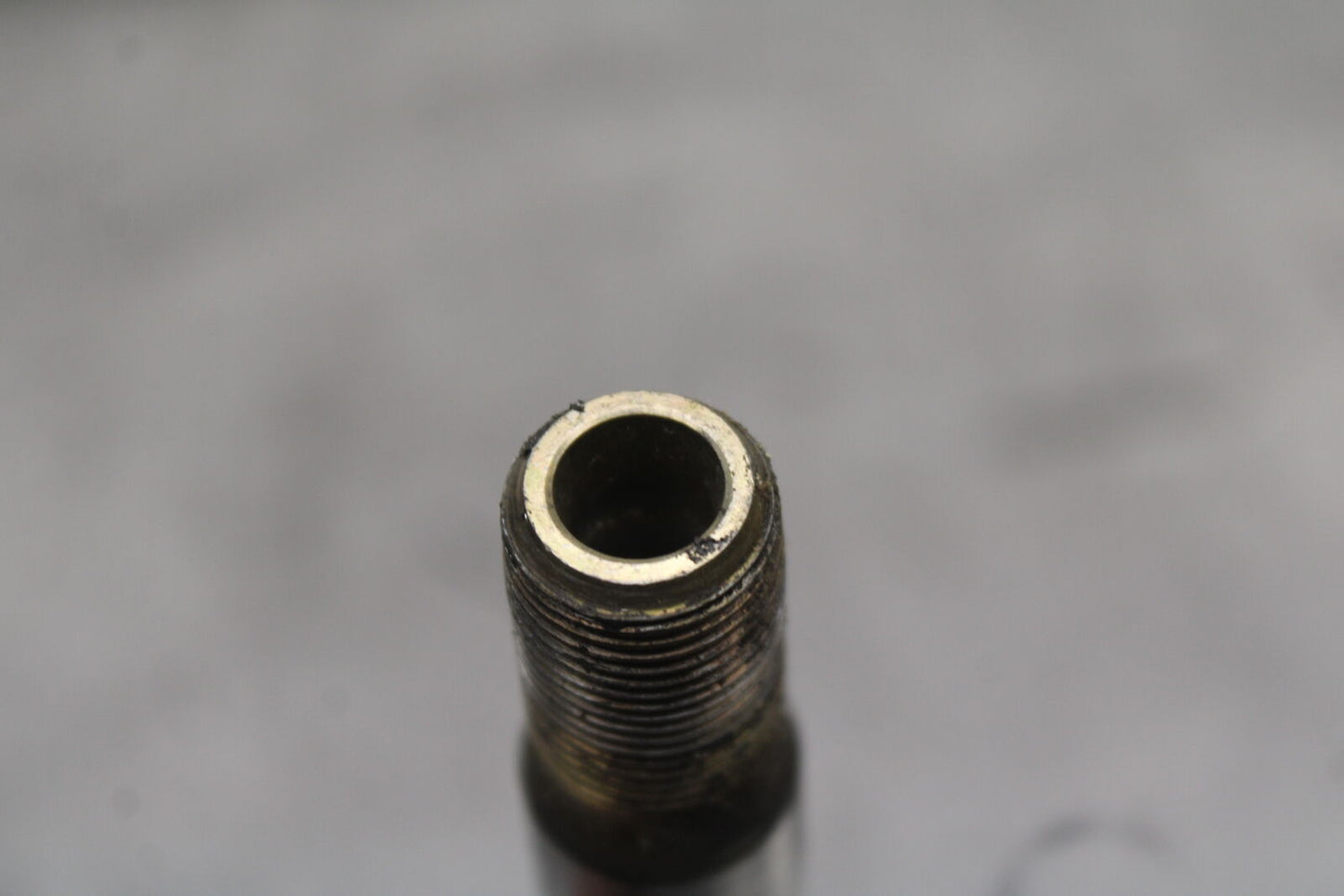 03-04 TRIUMPH DAYTONA 600 FRONT WHEEL RIM AXLE PIVOT BOLT BB745