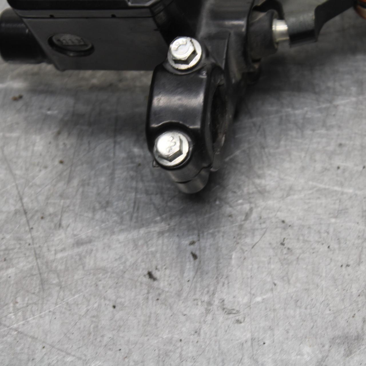 18 KTM RC 390 FRONT BRAKE MASTER CYLINDER w/ LEVER