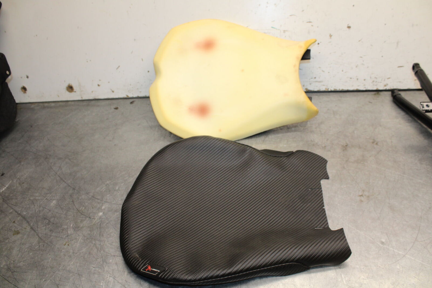 08-10 DUCATI 848 FRONT DRIVERS SEAT PAD SADDLE PILLION BB705