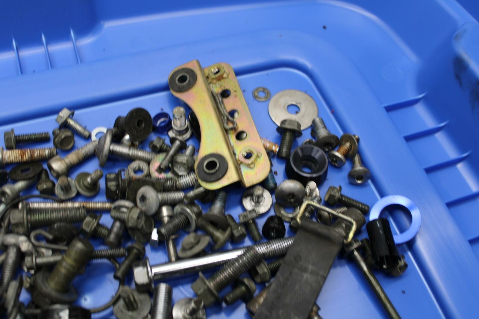 02-03 SUZUKI VSTROM 1000  BOLTS HARDWARE SCREWS BB331