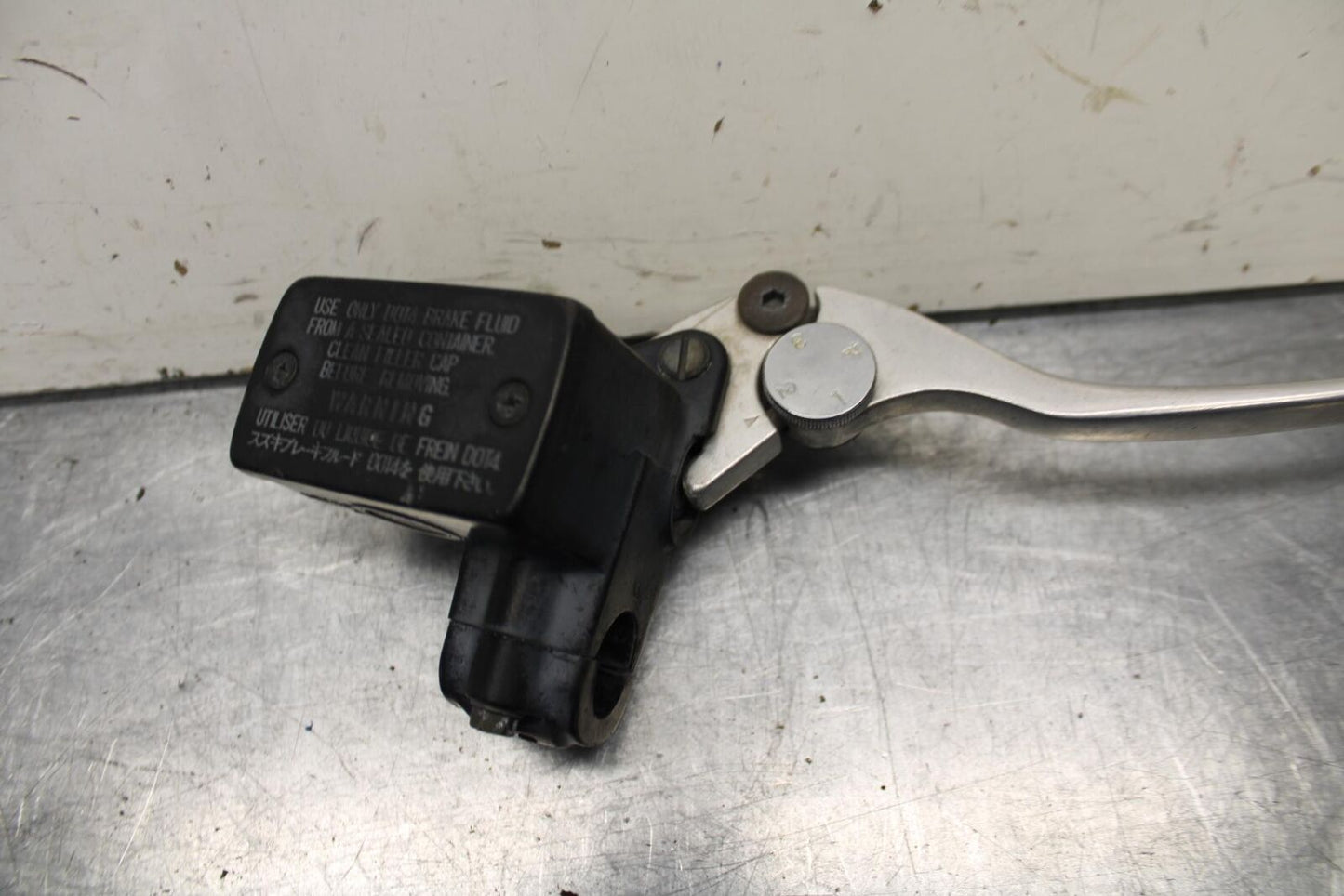 1995 Suzuki RF600R FRONT BRAKE MASTER CYLINDER w/ LEVER BB615
