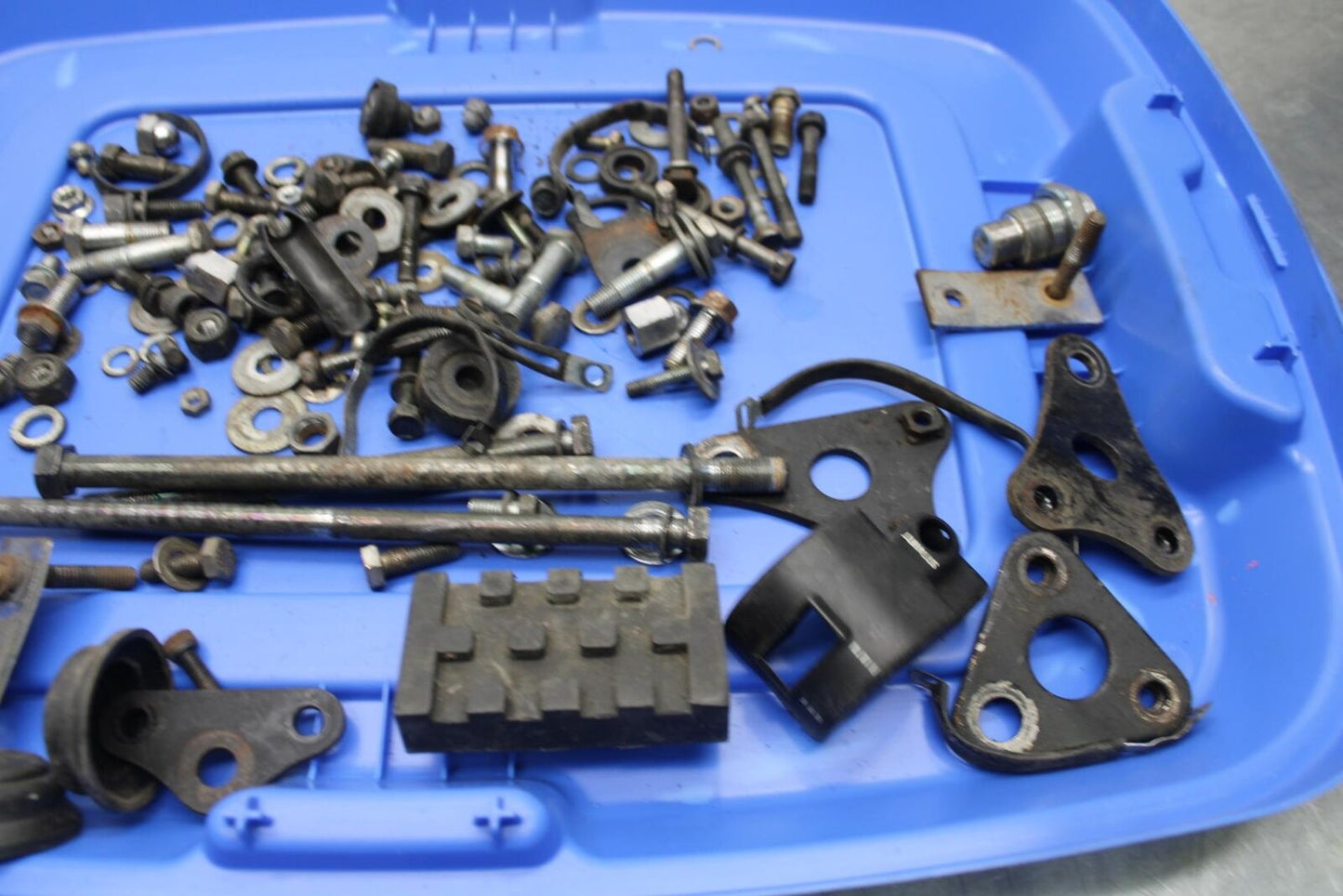 80-81 SUZUKI GS1000GL L MOUNTING BOLTS HARDWARE MOTOR SCREWS BB103