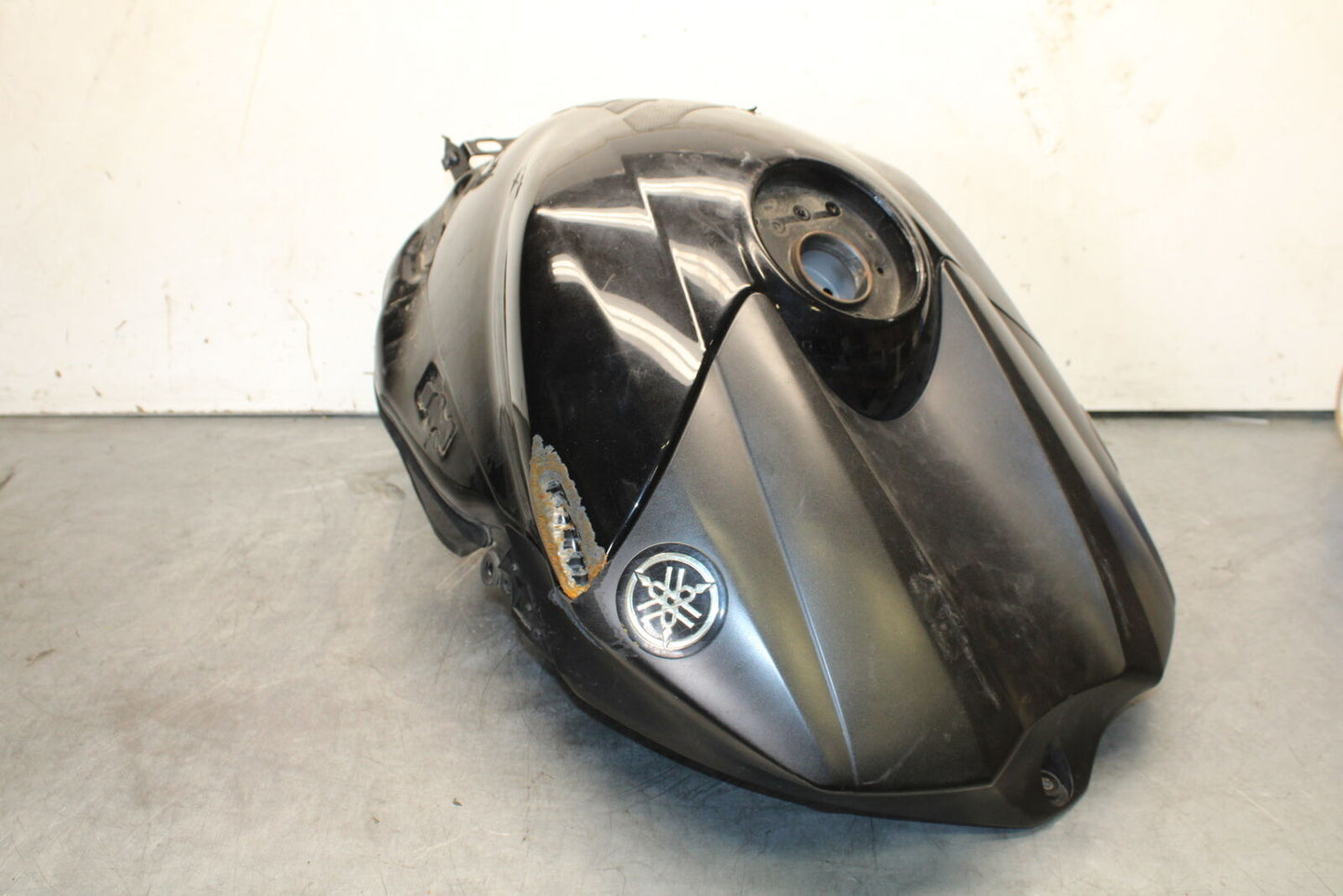 04-06 YAMAHA YZF R1 GAS TANK FUEL CELL PETROL RESERVOIR BB659