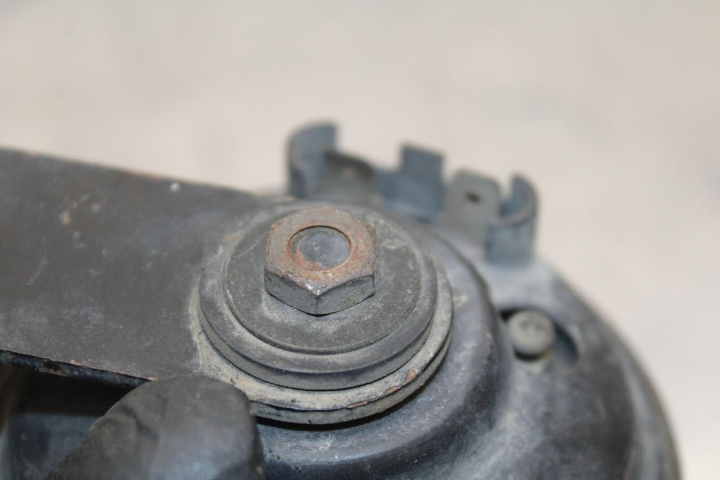 84-86 KAWASAKI GPZ900 HORN SIGNAL BB84