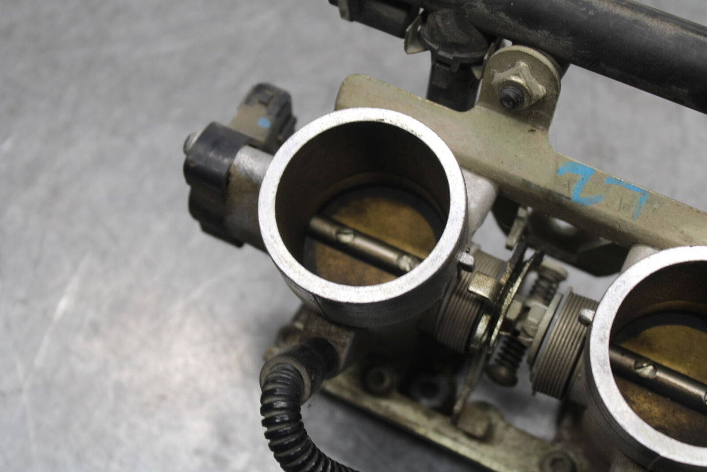 01-06 TRIUMPH TIGER 955I MAIN FUEL INJECTORS / THROTTLE BODIES BB693
