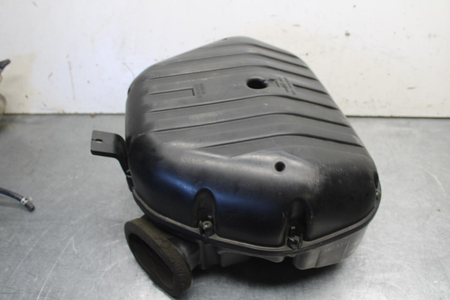 01-03 SUZUKI GSXR600 AIRBOX AIR INTAKE FILTER BOX 13700-39F00 BB639