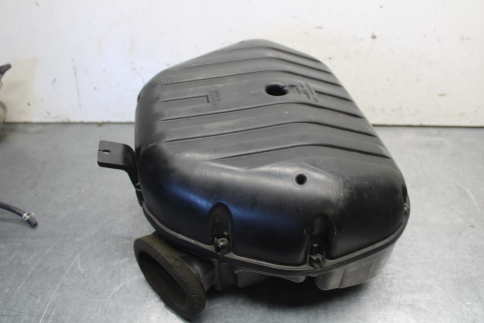 01-03 SUZUKI GSXR600 AIRBOX AIR INTAKE FILTER BOX 13700-39F00 BB639