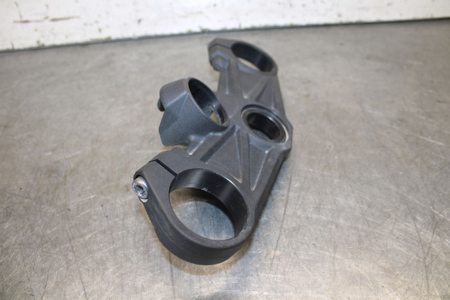 19-23 KAWASAKI NINJA ZX6R FORKS UPPER TRIPLE TREE CLAMP BB701