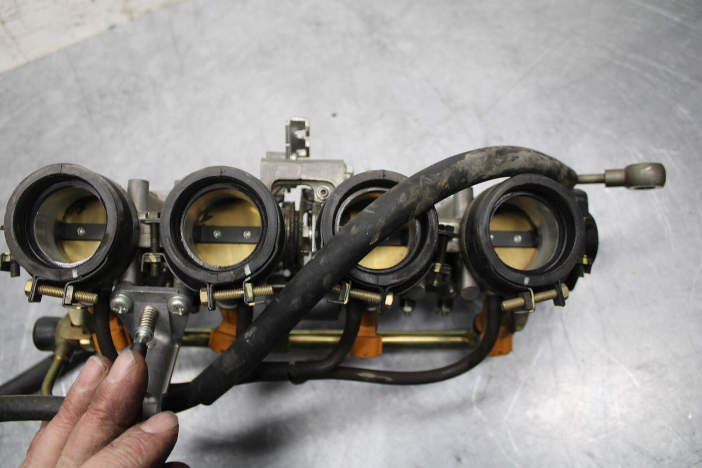 05-06 HONDA CBR600RR MAIN FUEL INJECTORS / THROTTLE BODIES 16401-MEE-A01 BB479