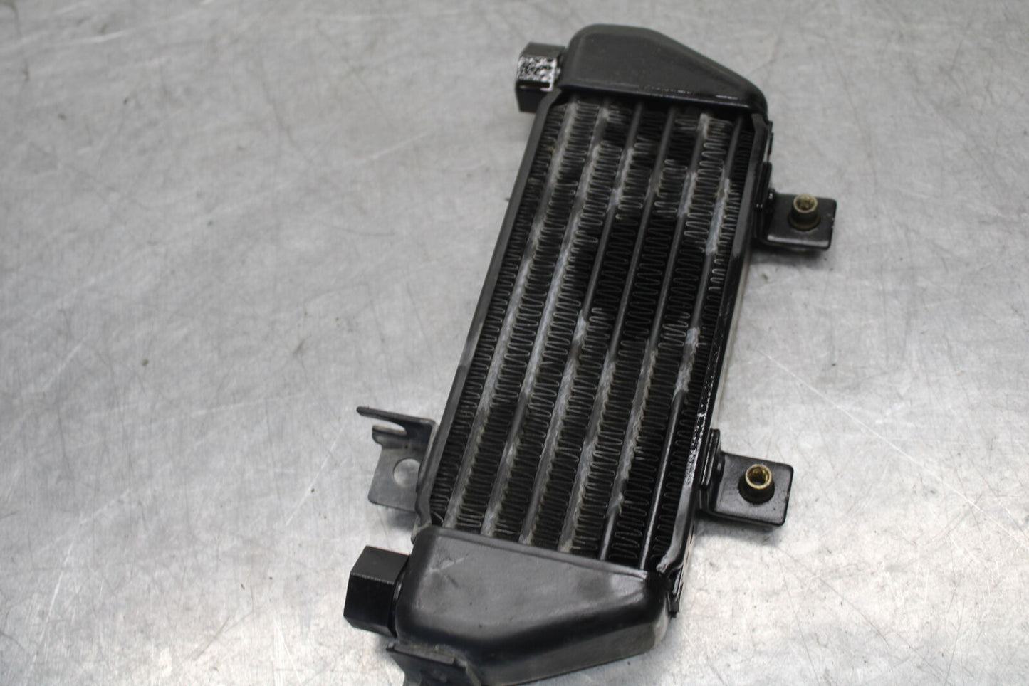 01-06 TRIUMPH TIGER 955I ENGINE MOTOR OIL COOLER BB693