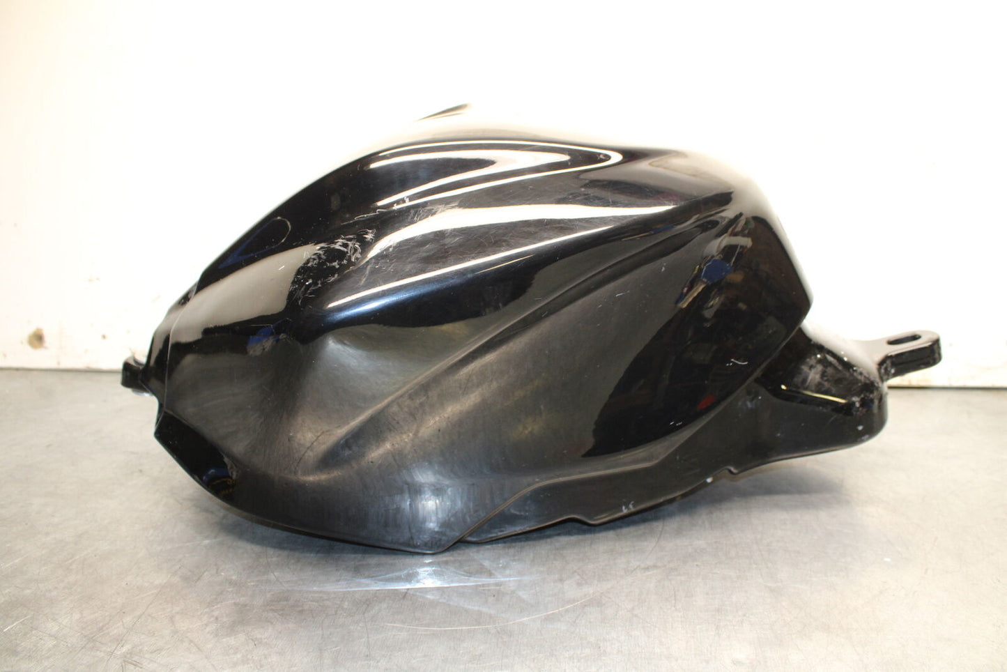21-24 APRILIA TUONO 660 FACTORY GAS TANK FUEL CELL PETROL RESERVOIR BB733