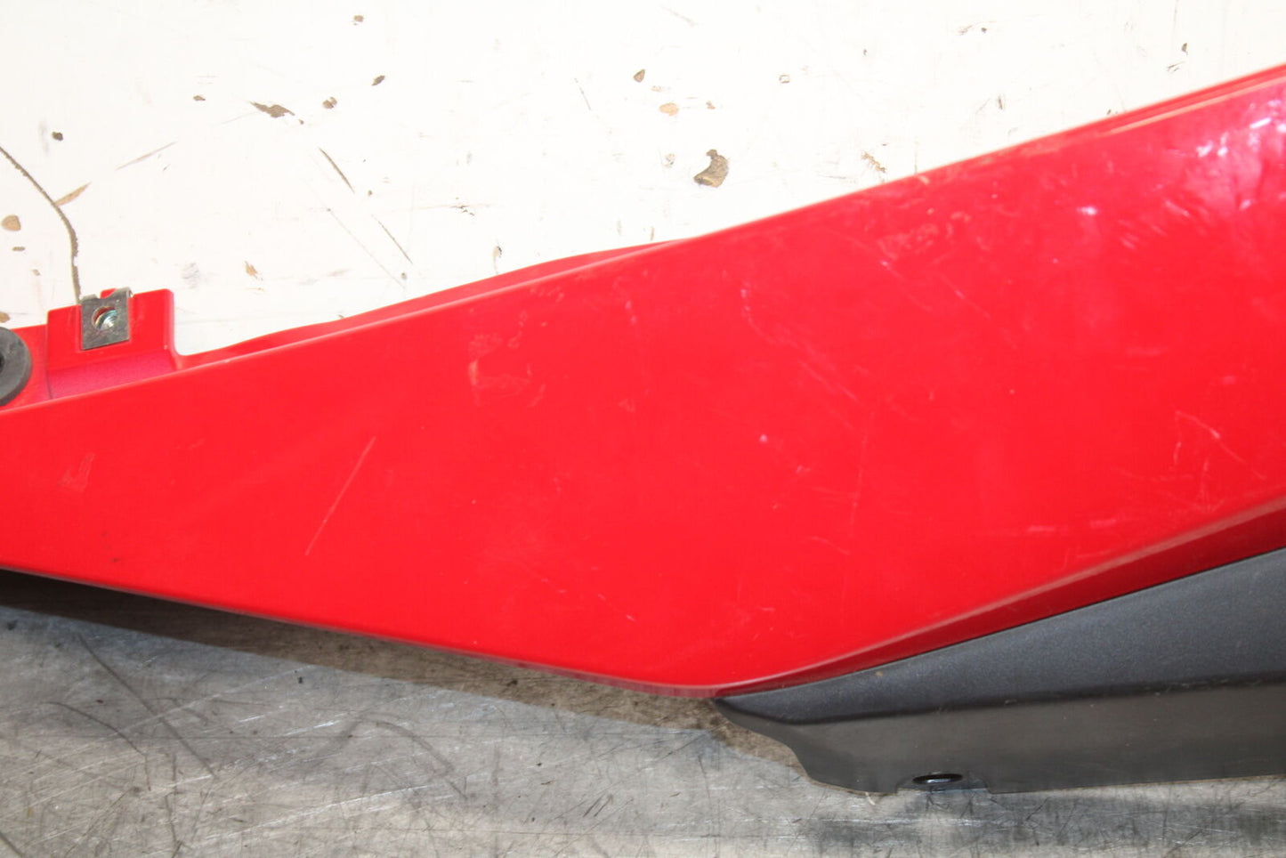 19-24 YAMAHA R3 LEFT REAR BACK TAIL FAIRING COWL SHROUD BB378