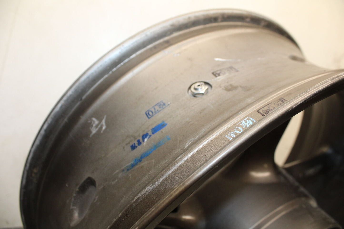 09-11 TRIUMPH DAYTONA 675 REAR RIM WHEEL DISC ROTOR BB652