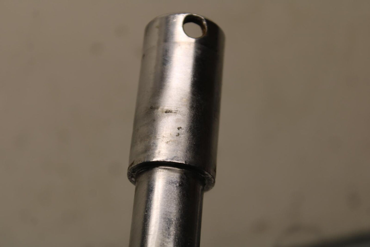 93-07 YAMAHA VMAX 1200 REAR AXLE BACK WHEEL RIM PIVOT BOLT AXEL BB634
