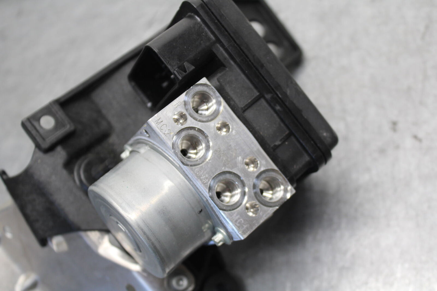 21-24 APRILIA RSV4 ABS PUMP UNIT MODULE BB668