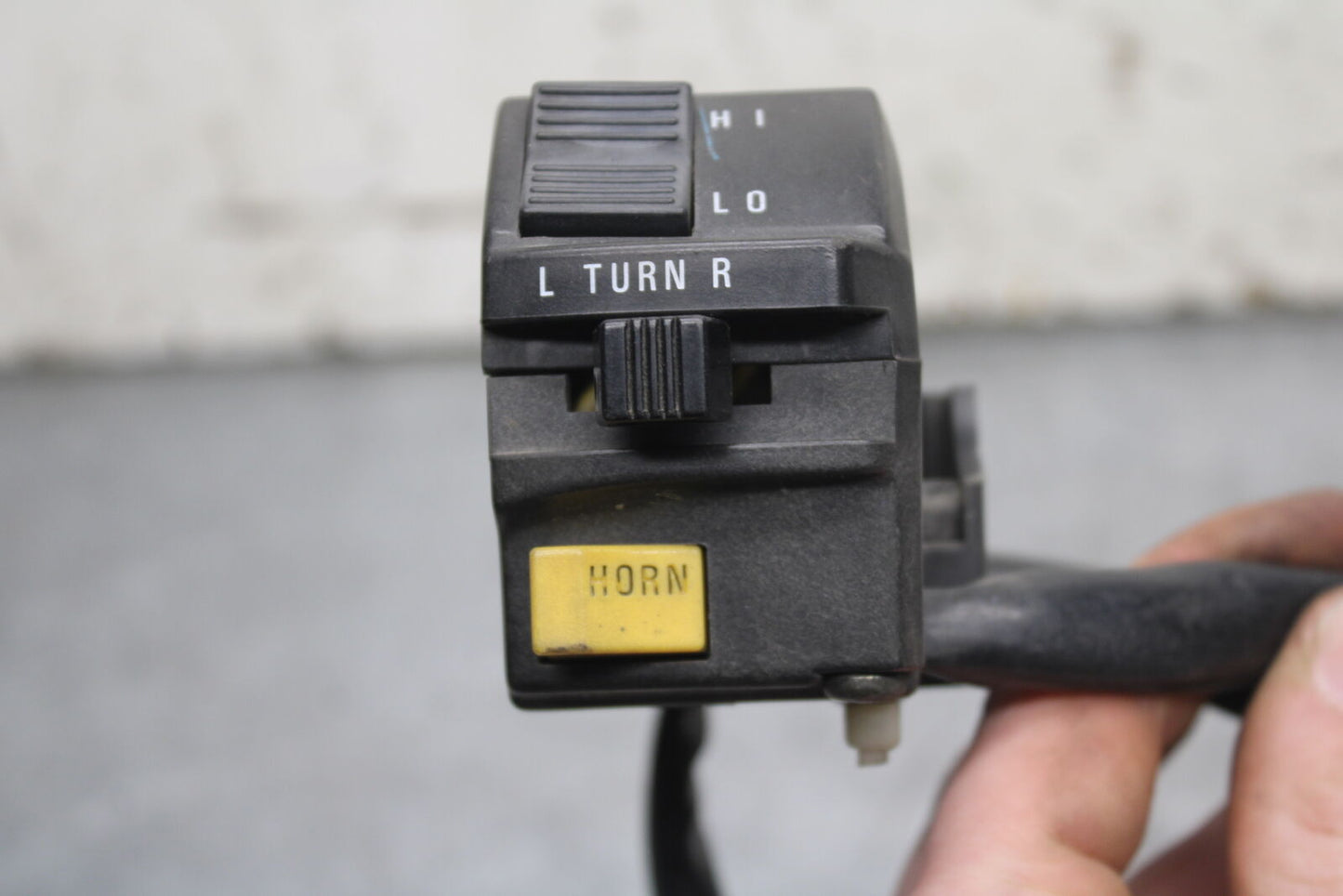 93 SUZUKI GSXR750W LEFT CLIP ON HANDLE HORN SIGNALS SWITCH SWITCHES BB112