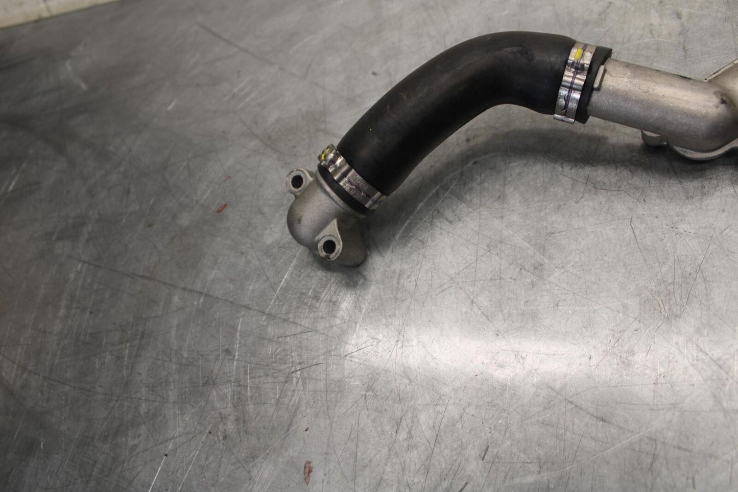 2010 Aprilia RSV1000R ENGINE WATER COOLANT PUMP COVER BB513