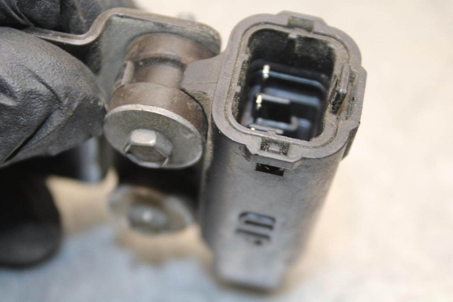 08-11 TRIUMPH SPEED TRIPLE TIP OVER BANK ANGLE CRASH SENSOR SWITCH BB102