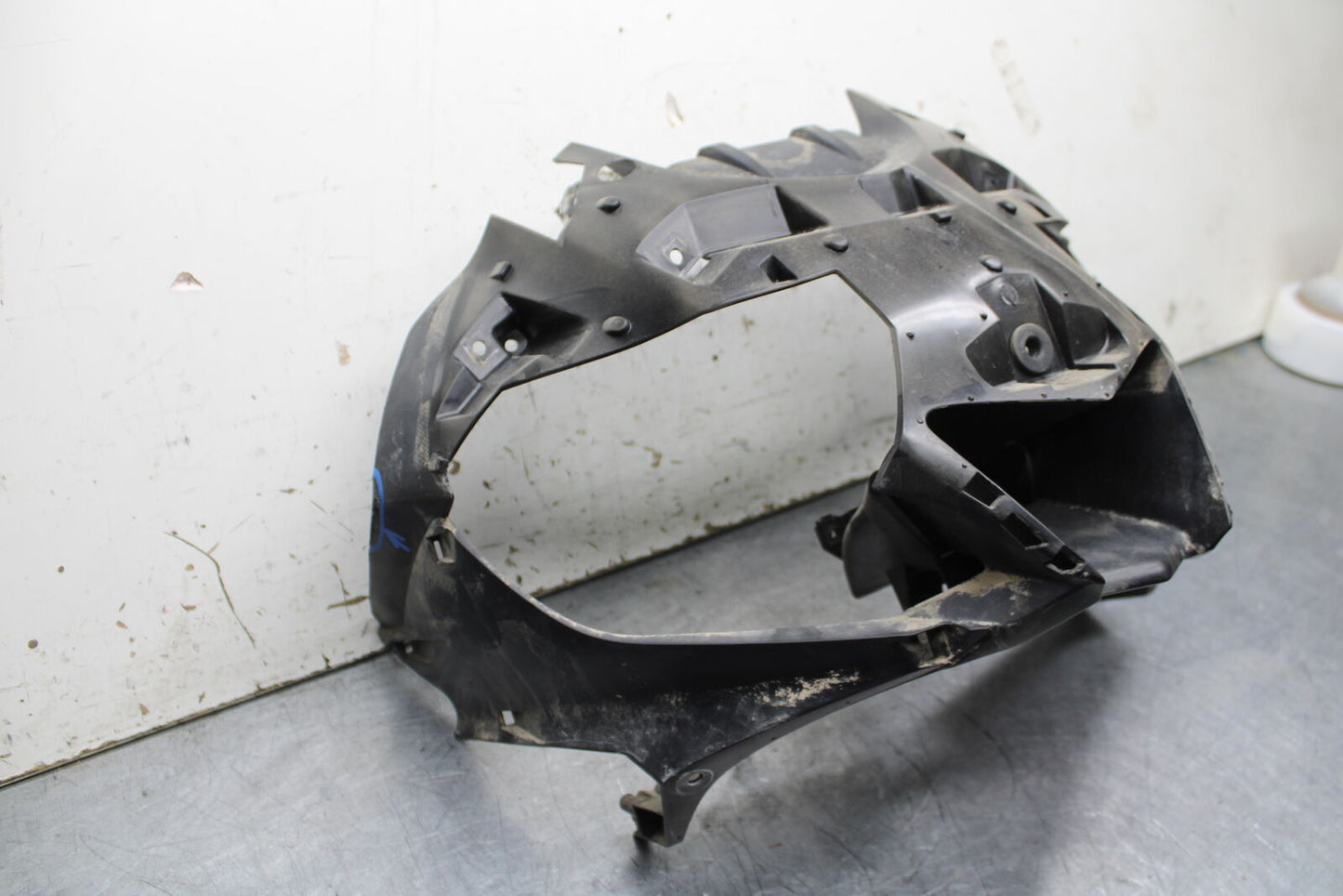 19-24 YAMAHA R3 FRONT CENTER COWL FAIRING BB736