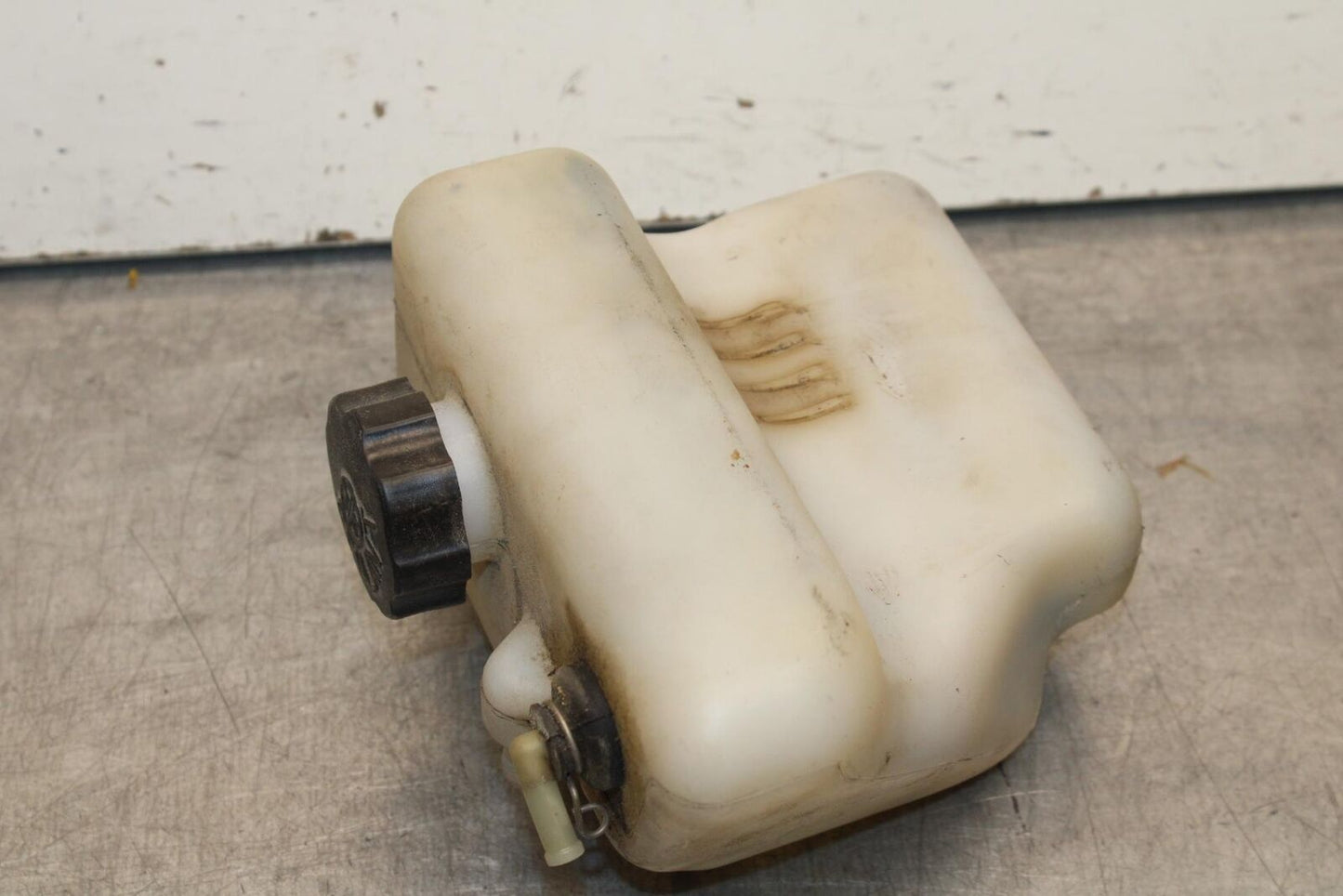 1998 Yamaha Vmax 1200 VMX1200 COOLANT WATER TANK RESERVOIR BOTTLE BB620