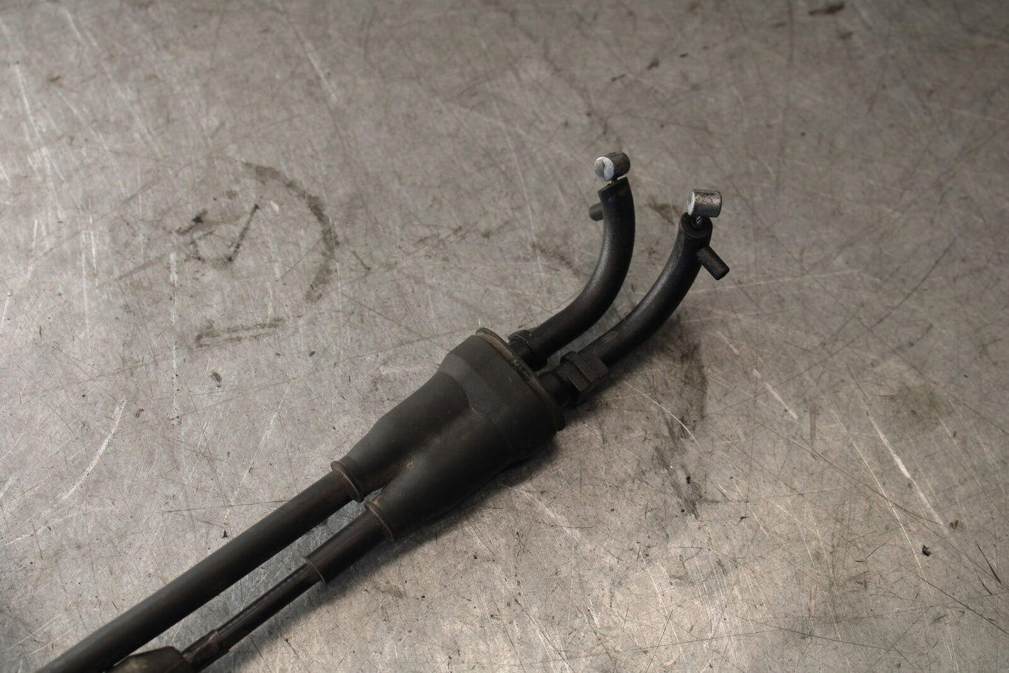 07-08 TRIUMPH DAYTONA 675 THROTTLE CABLES LINES BB685