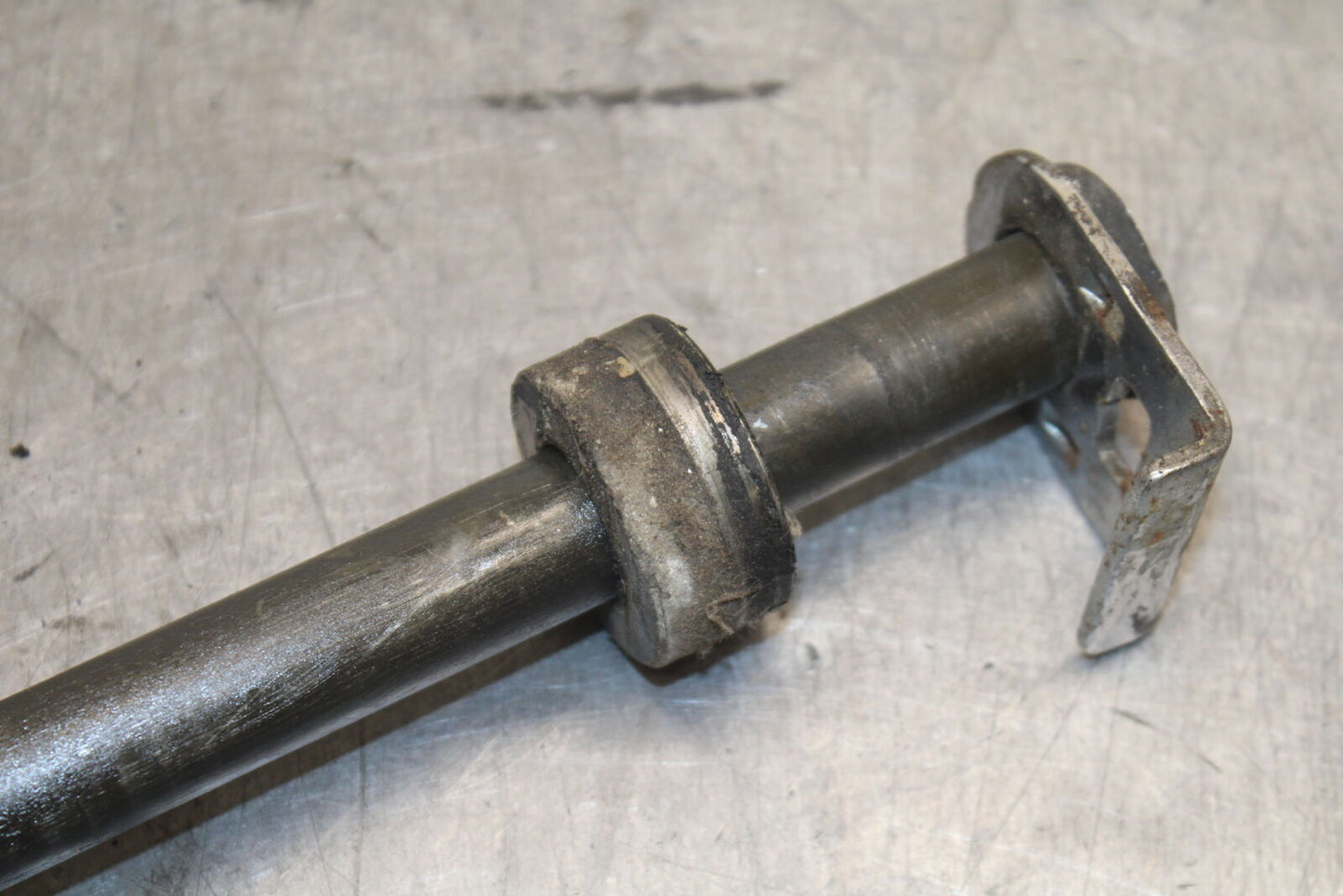 96-07 YAMAHA YZF600R REAR AXLE BACK WHEEL RIM PIVOT BOLT AXEL BB746
