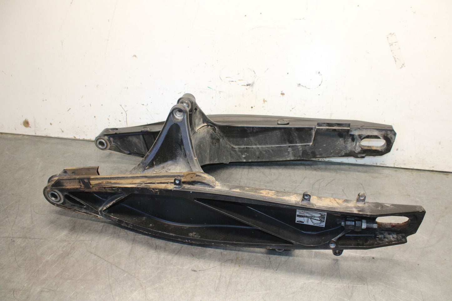 21-24 KTM 890 ADVENTURE R REAR SWINGARM BACK SUSPENSION SWING ARM BB723