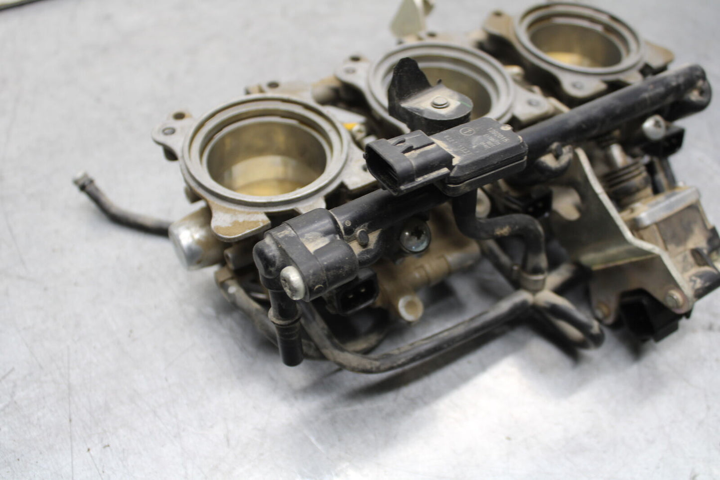 09-11 TRIUMPH DAYTONA 675 MAIN FUEL INJECTORS / THROTTLE BODIES BB652
