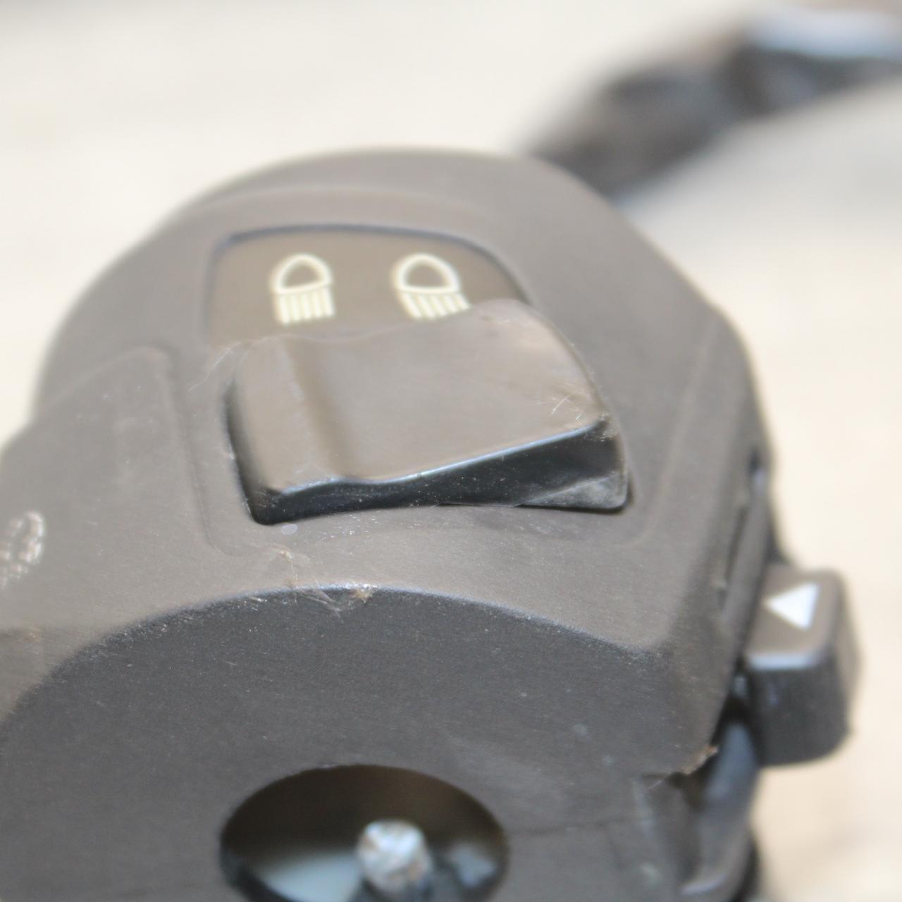 16-24 KTM 390 RC LEFT CLIP ON HANDLE HORN SIGNALS SWITCH SWITCHES BB648