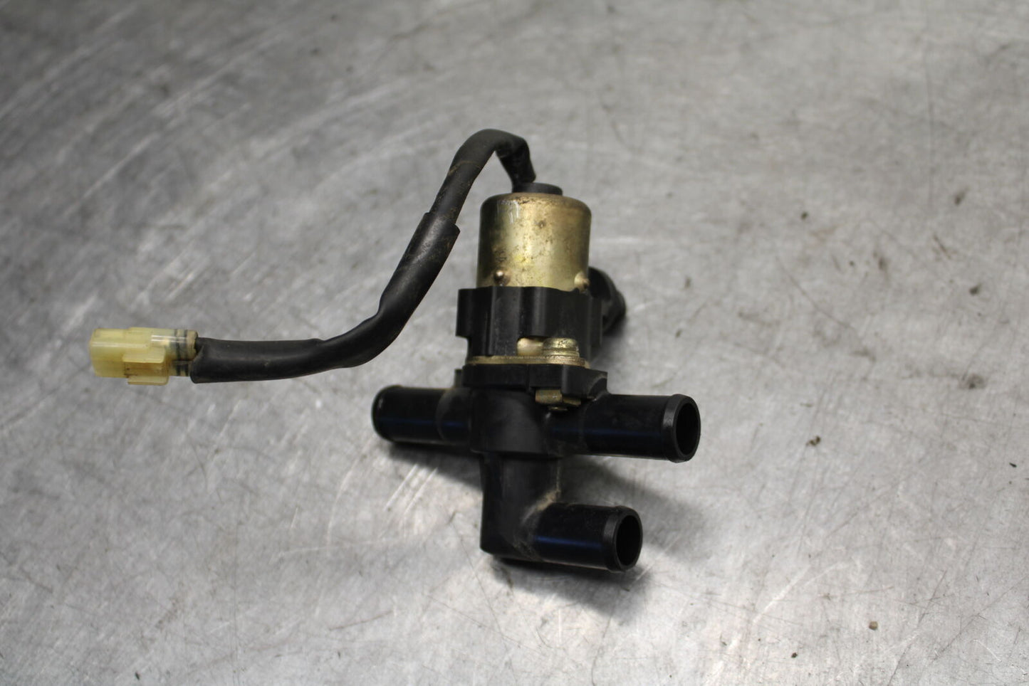 04-06 YAMAHA YZF R1 AIR VALVE SOLENOID TOP ENGINE SWITCH SENSOR BB659