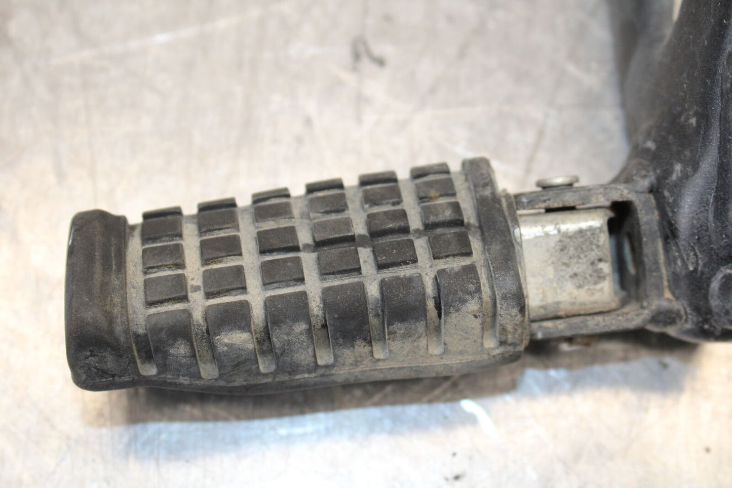 08-18 KAWASAKI KLR650 LEFT REAR BACK PASSENGER PEG BB707