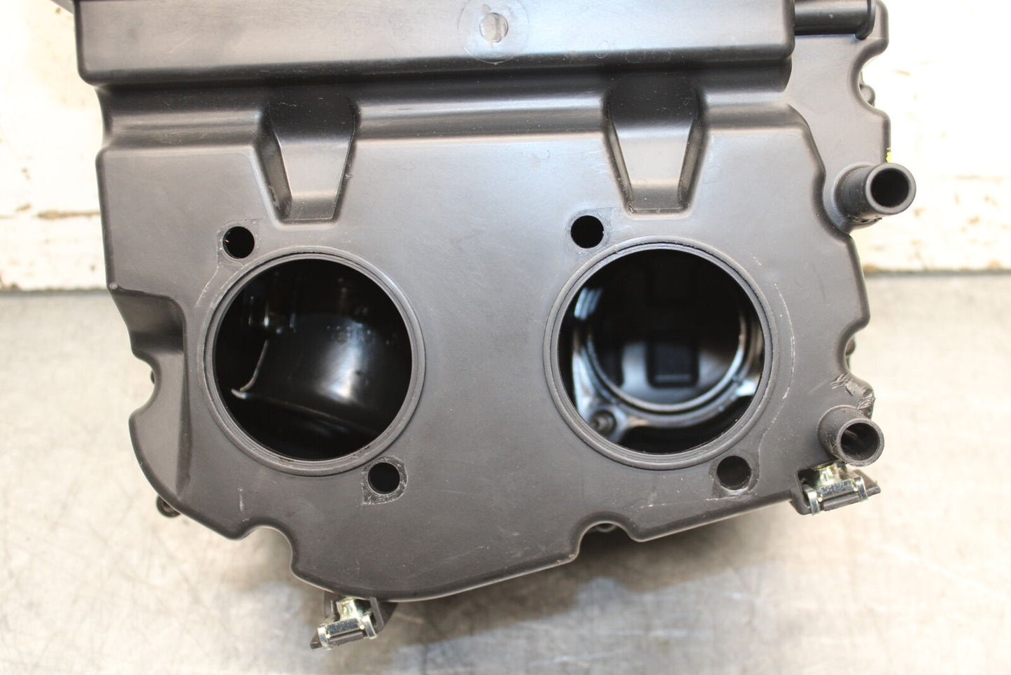 21-24 APRILIA TUONO 660 FACTORY AIRBOX AIR INTAKE FILTER BOX BB733