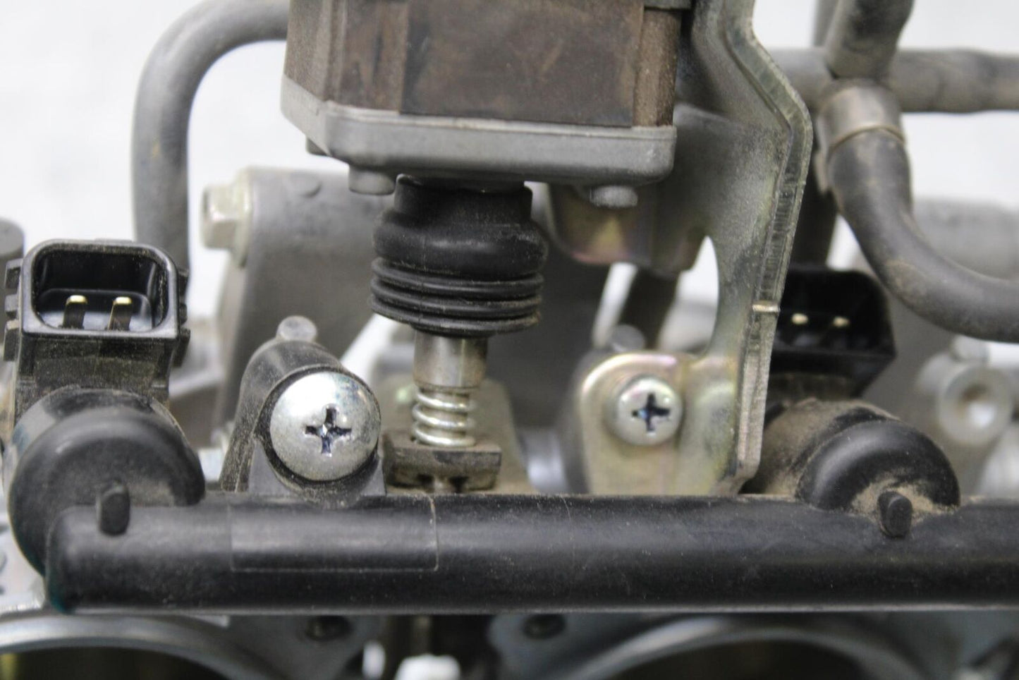 2012 Triumph Daytona 675R MAIN FUEL INJECTORS / THROTTLE BODIES BB589