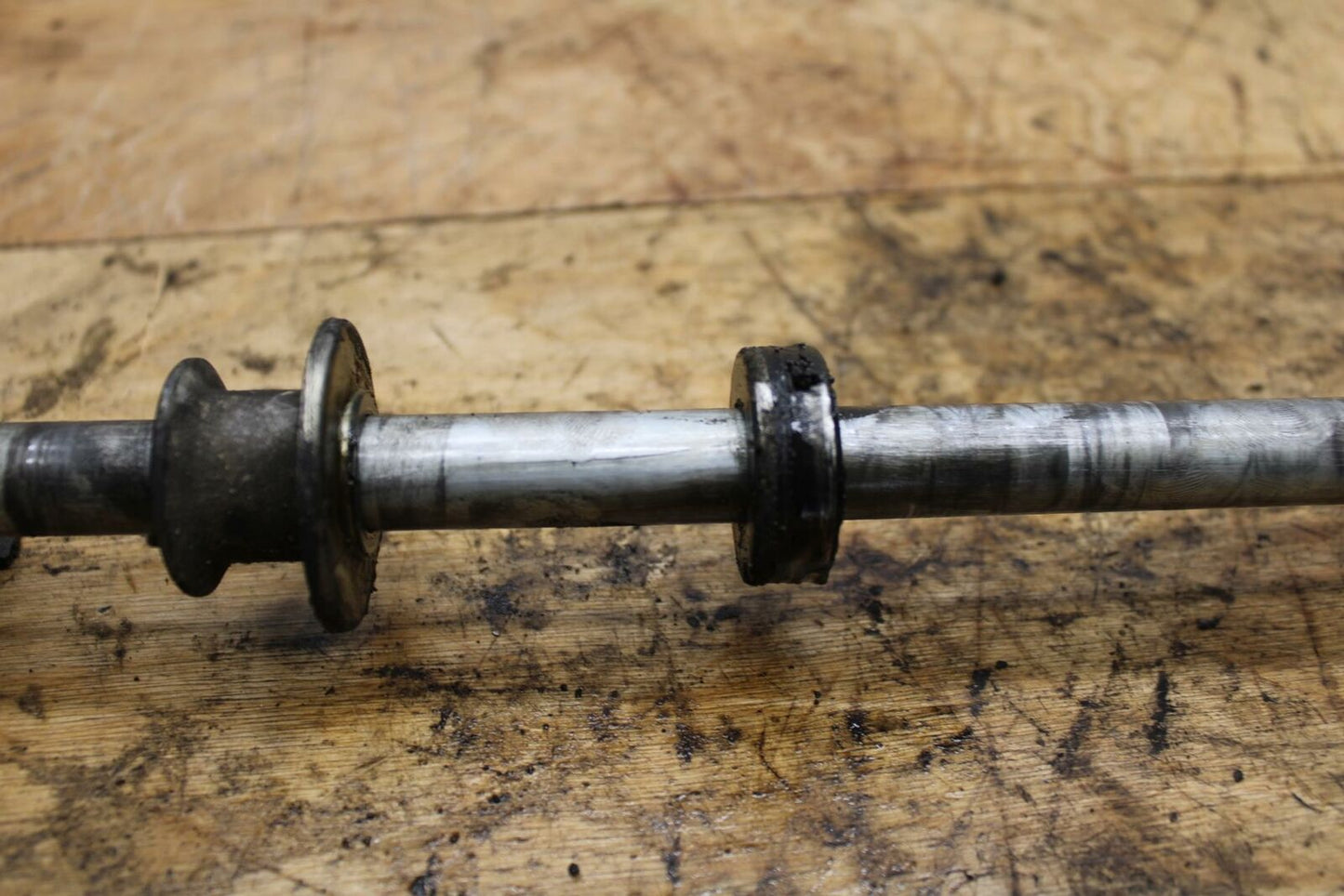 04-09 SUZUKI GS500F REAR AXLE BACK WHEEL RIM PIVOT BOLT AXEL BB335