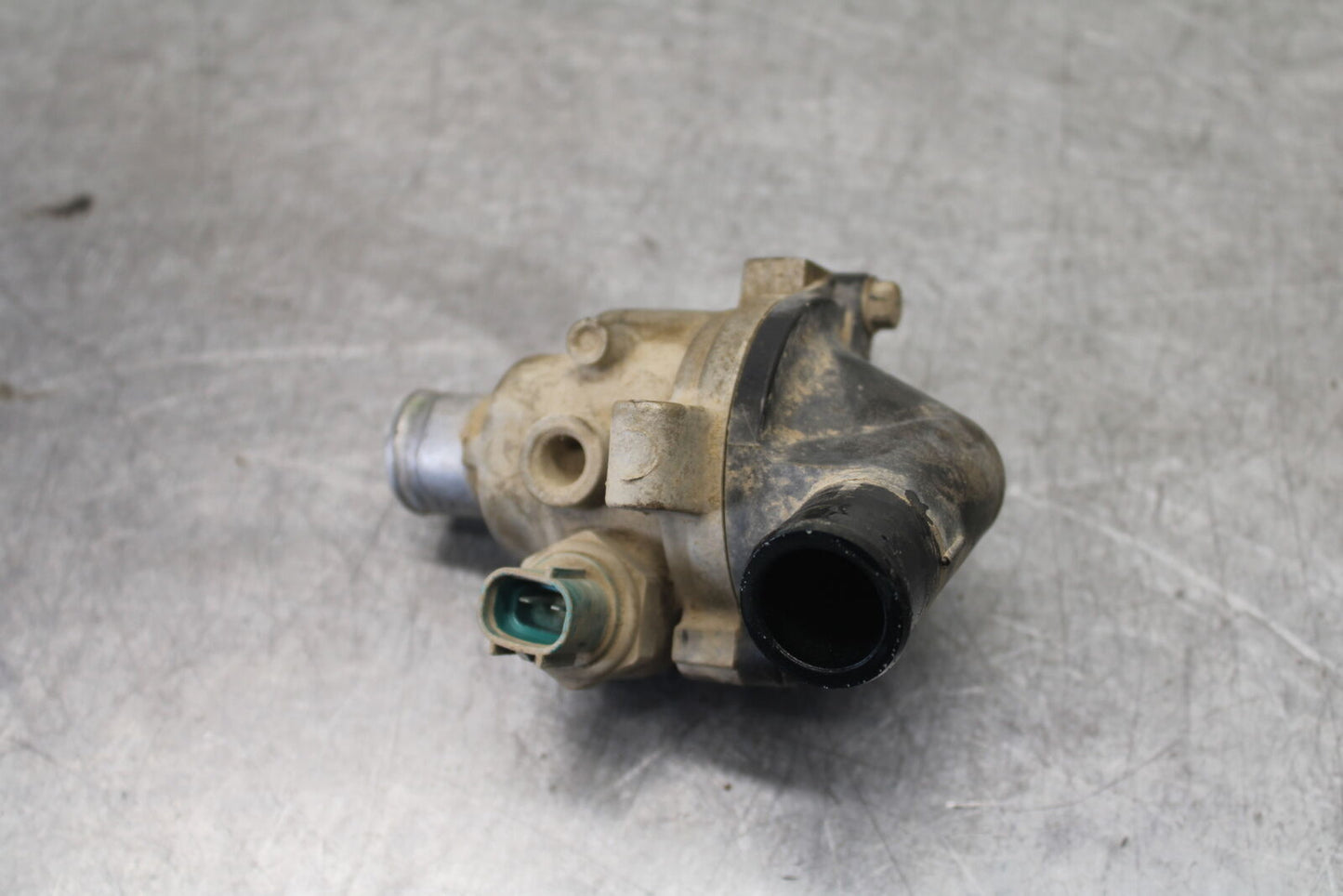 01-05 YAMAHA RAPTOR 660R THERMOSTAT HOUSING CASE BB695