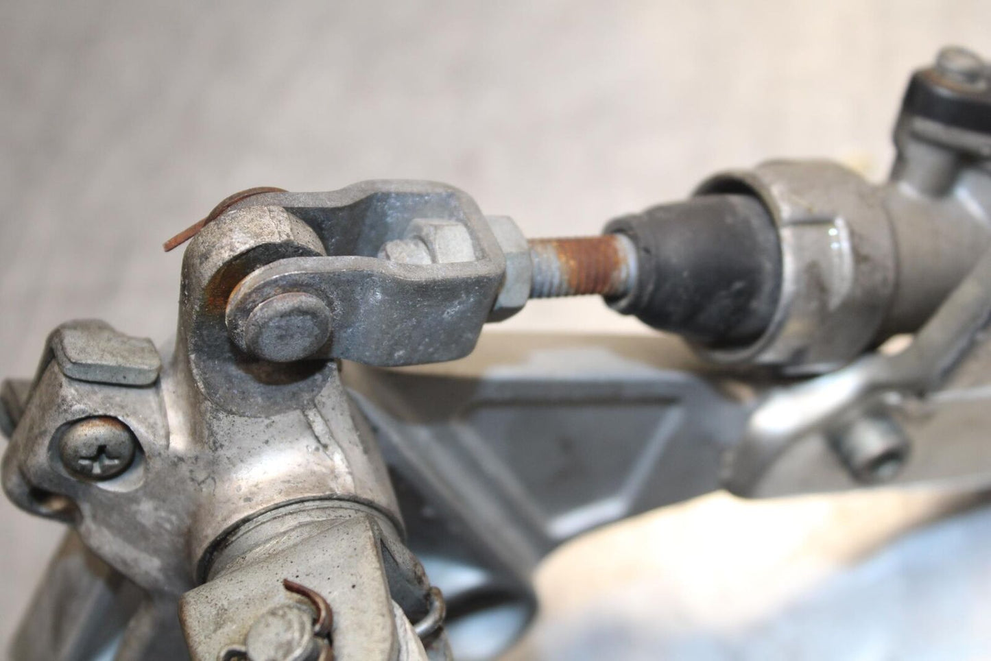 1999 Suzuki GSXR600 RIGHT REARSET REAR SET DRIVER FOOT PEG REST STOP BB608