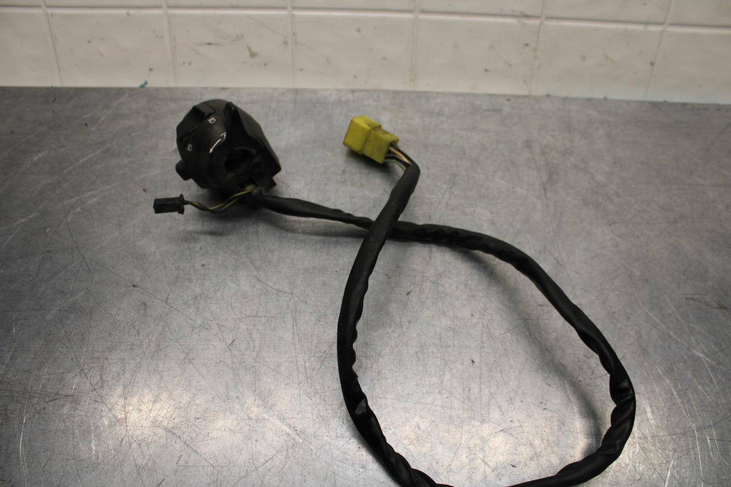 1999 Suzuki GSXR600 LEFT CLIP ON HANDLE HORN SIGNALS SWITCH BB580