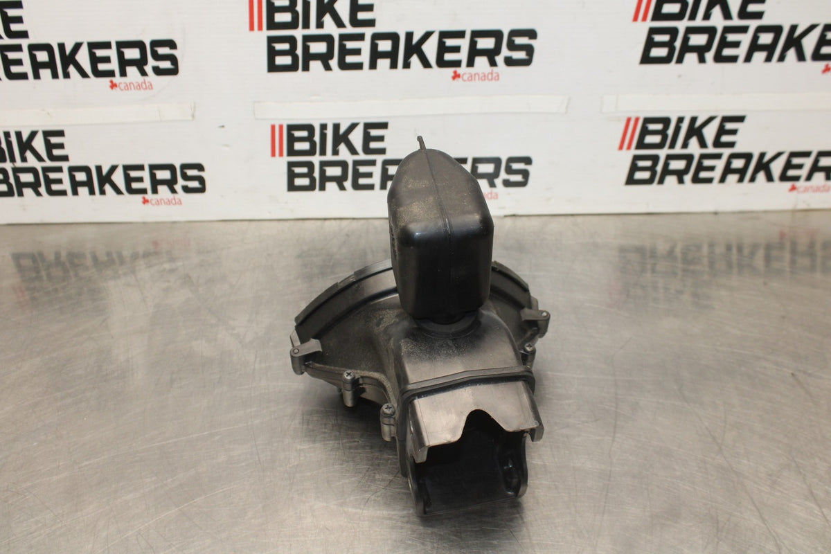 08 KAWASAKI NINJA ZX10R UPPER FAIRING MIRROR GAUGES STAY BRACKET BB902