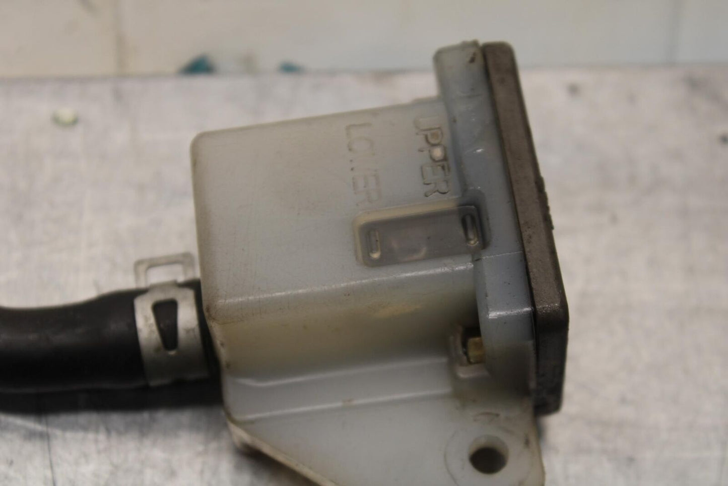 1999 Suzuki GSXR600 REAR BACK BRAKE MASTER CYLINDER W RESERVOIR BB580