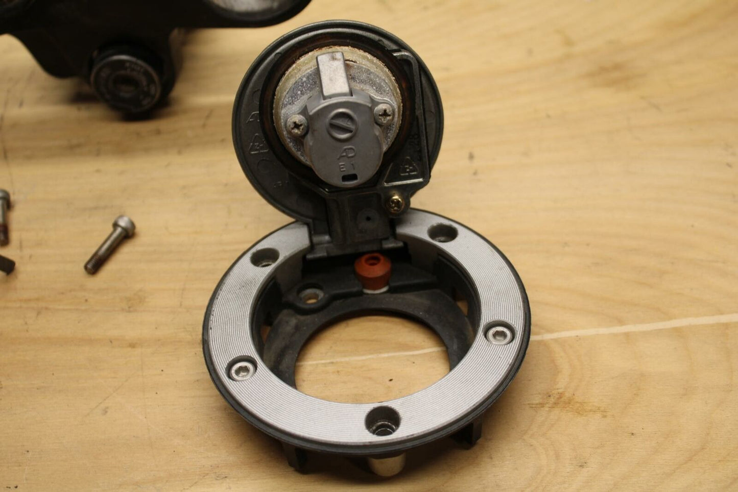 02-03 YAMAHA YZF R1 5PW IGNITION LOCK KEY SET W/ GAS CAP AND SEAT LOCK BB313