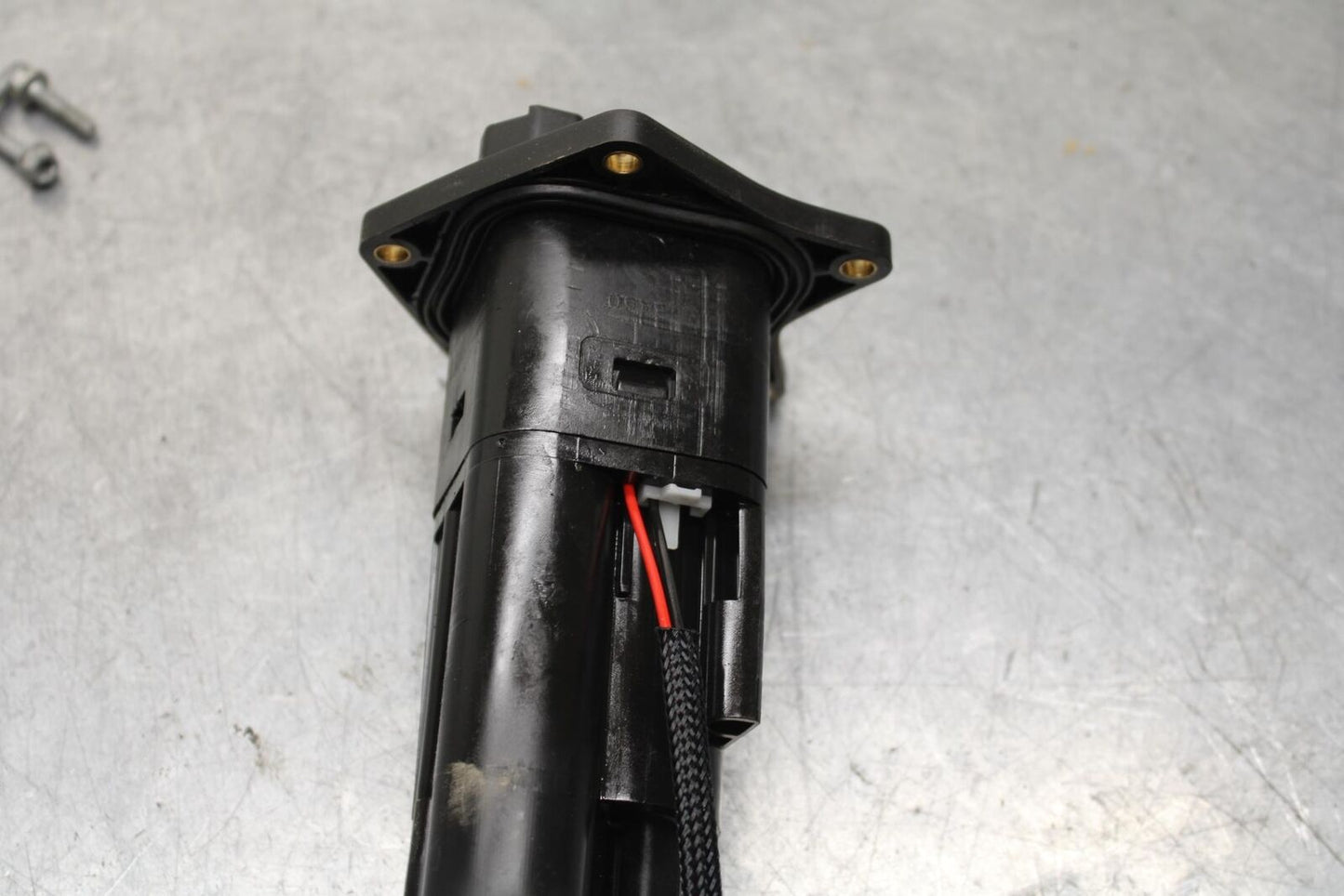 20-24 KTM 890 DUKE R FUEL PUMP GAS PETROL SENDER UNIT BB627