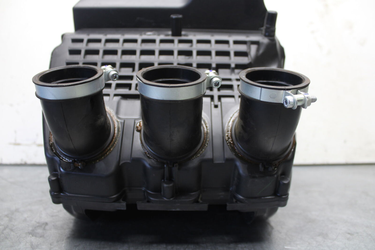 22-24 YAMAHA XSR900 AIRBOX AIR INTAKE FILTER BOX BB683