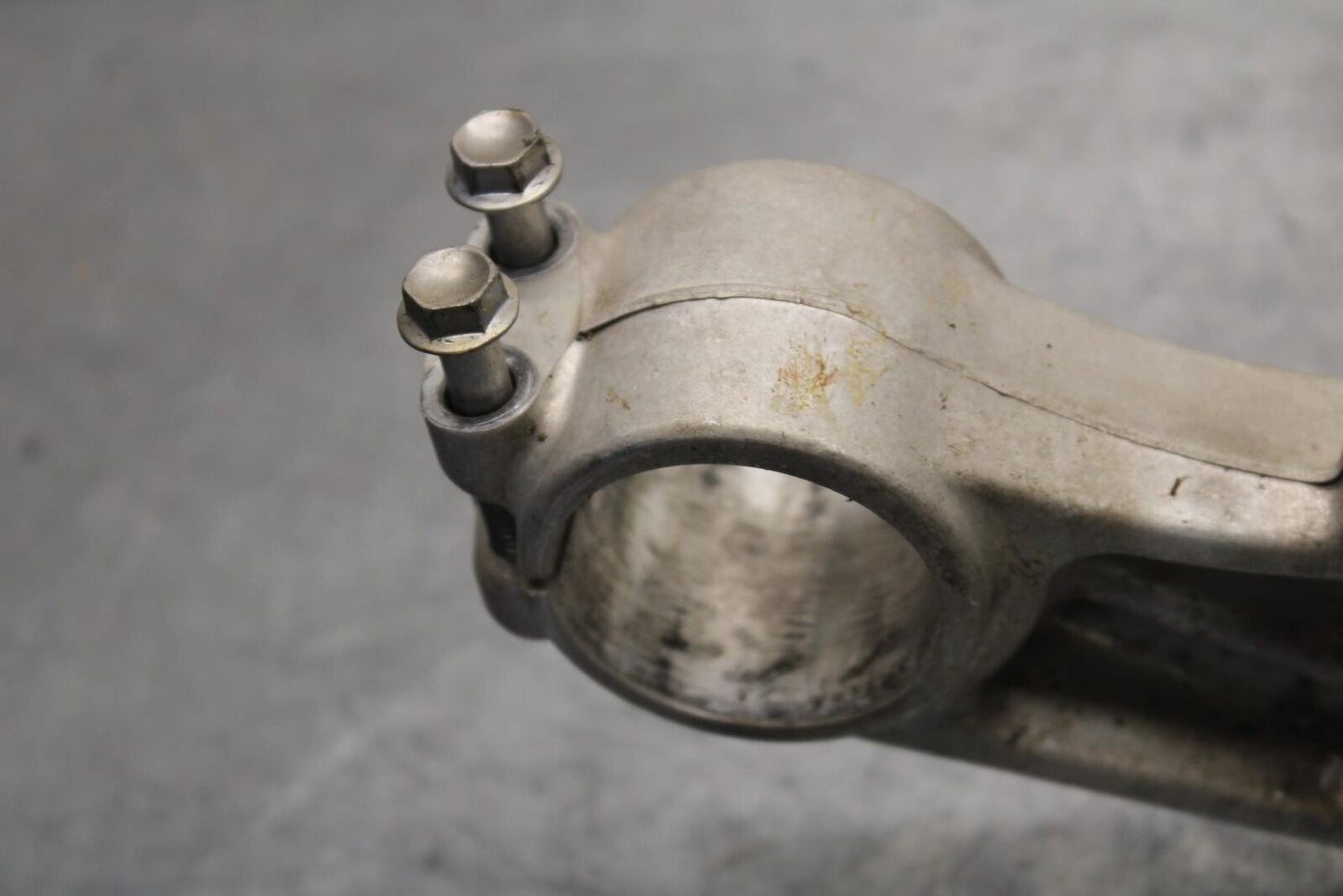 01-03 SUZUKI GSXR600 FRONT FORKS CLAMP LOWER TRIPLE TREE STEM 51410-39F00 BB633