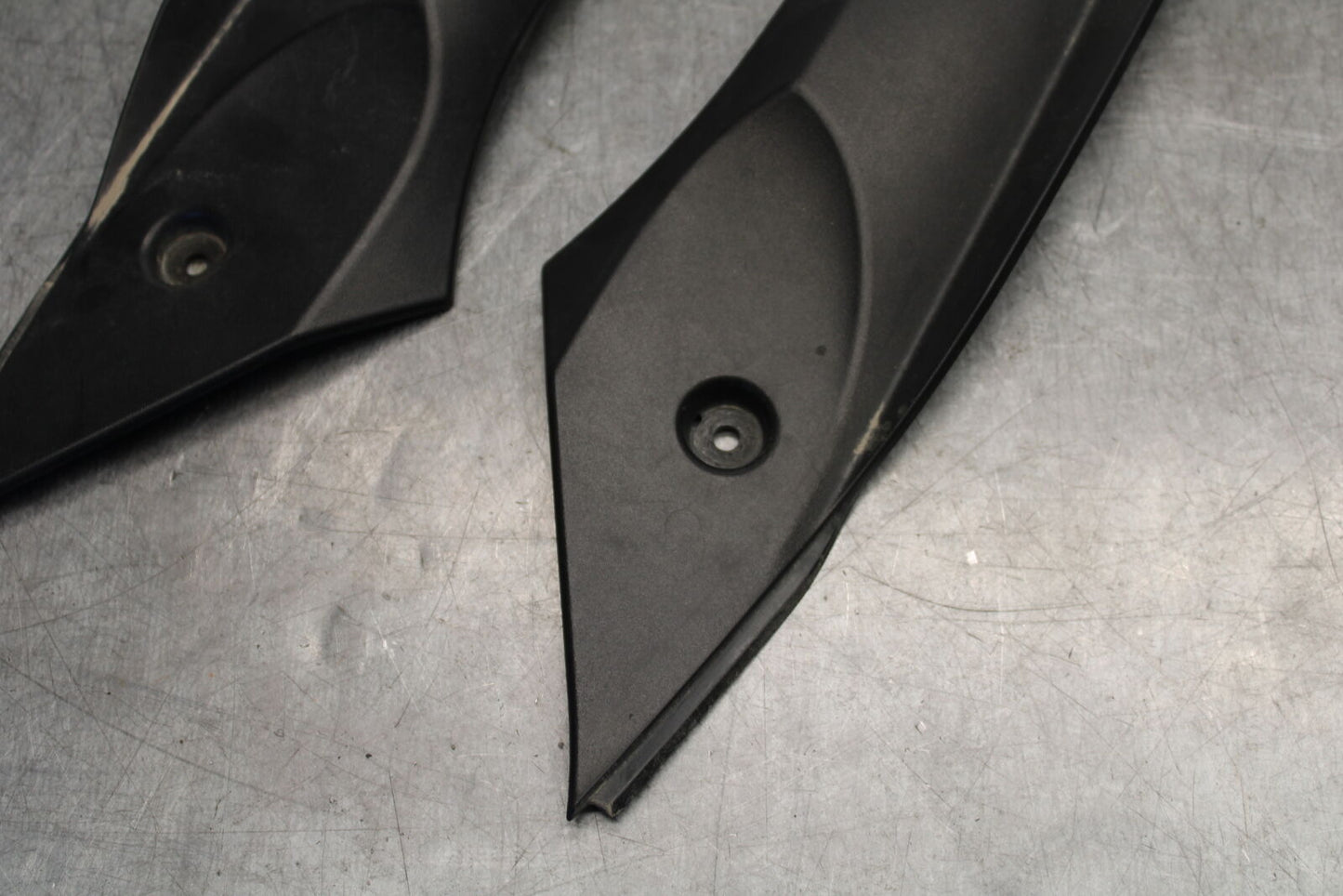 07-08 TRIUMPH DAYTONA 675 RIGHT LEFT INNER FAIRINGS COWLS PANELS TRIMS BB685