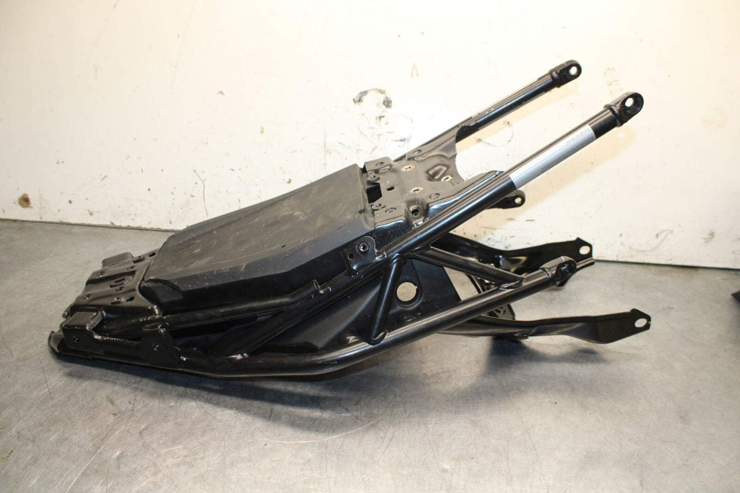 17-24 KTM 390 DUKE REAR SUBFRAME BACK SUB FRAME BB734