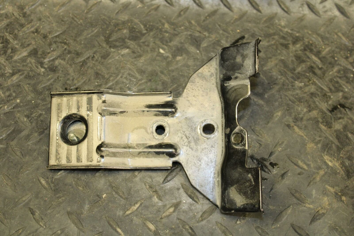 06 YAMAHA V STAR 1100 GAS TANK BRACKET MOUNT W DAMPER BB184
