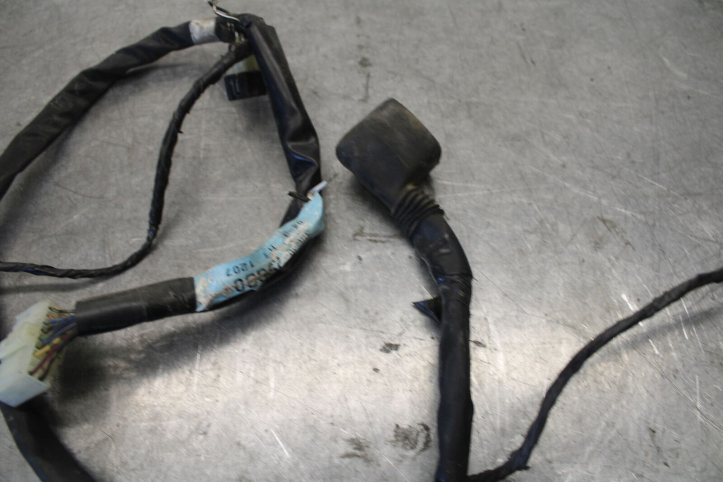 04 SUZUKI GSXR600 HEADLIGHT SPEEDO GAUGES HARNESS WIRE LOOM 36620-29G30 BB676